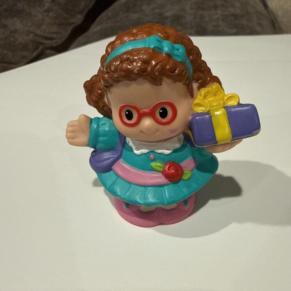 Fisher Price Little People MAGGIE Birthday Girl w/ PURSE & GIFT PACKAGE Rare
